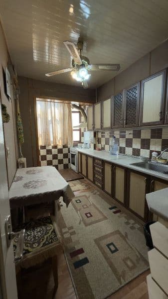 Сдаётся в аренду 3/5/9<br />
На против Паркентского рынка<br