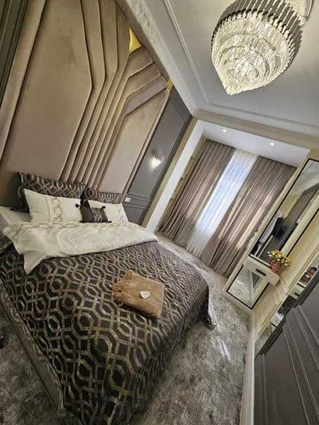 • Район: Юнусабад<br />
• Адрес: 11-квартал<br />
• Ориентир