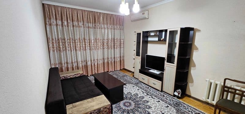 Uz.   <br />
 1 xonani katta xonadon uzoq muddatga ijaraga b