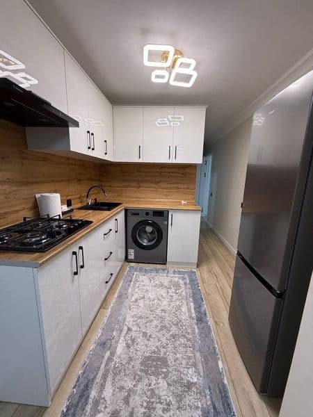 М. Горький дом рядом с выходом с метро<br />
1 комнатная<br 