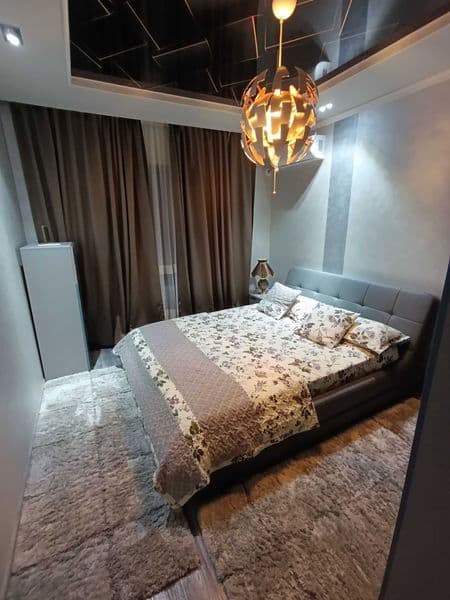 Срочня сдается квартира мирободские район парк фуркат 1 этаж