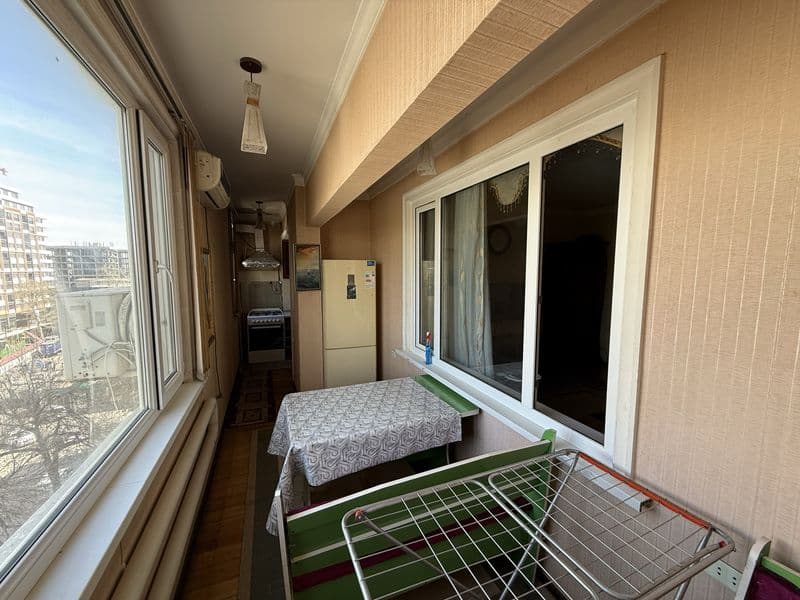 Shahar markazida hamma qulayliklarga ega 3 xonali kvartira i