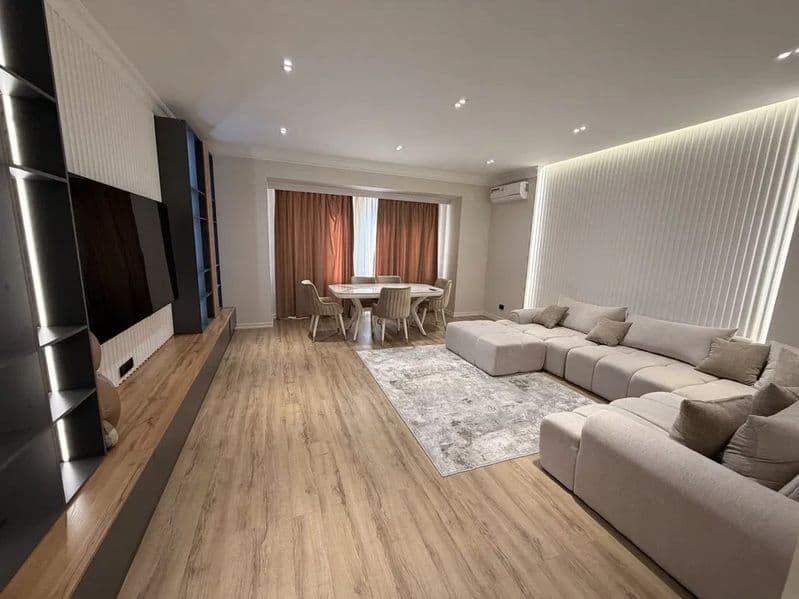 Сдается КЛАССНАЯ квартира<br />
<br />
• Район: Яккасарайски