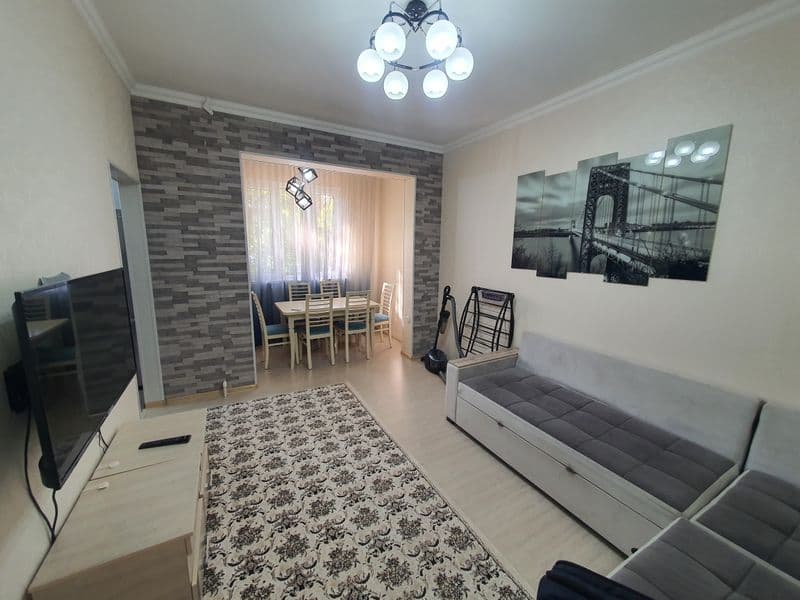 Assalomu-alaykum!<br />
Mirzo Ulug'bek metrosi yonidagi 64-u