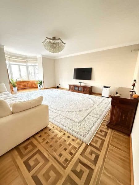 Площадь: 145 м²<br />
  Этаж: 3<br />
 Дом: кирпичный, есть  — фото 3