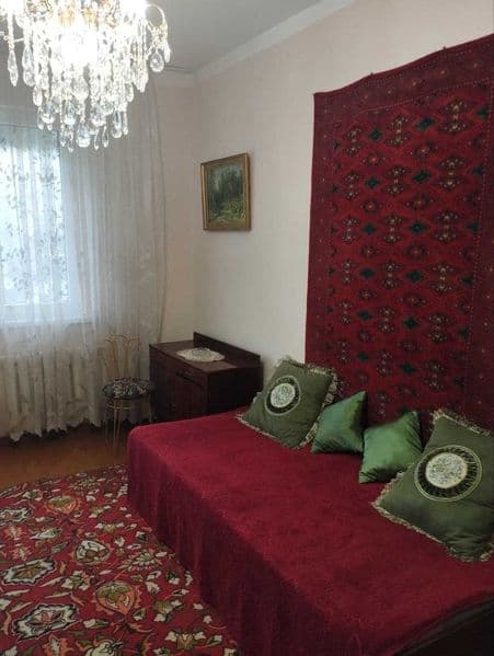 Сдается. 1 комнат. 2 этаж. 4 этажки. С Мебелью+Техника. Есть