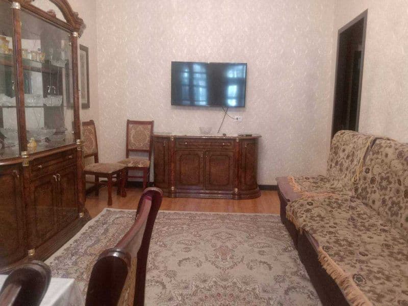 #АлишерНавои<br />
#Высокопотолочка<br />
- Ор-р  памятник А