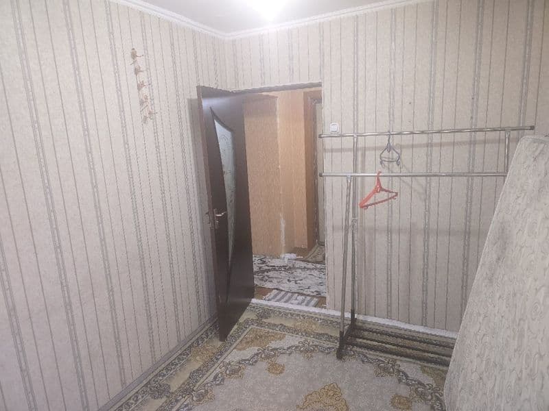 Сдаётся 2 комнатная, ремонт хороший техника, палас, шкаф ест — фото 5