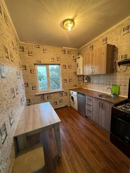 • Район: Мирзо-Улугбек<br />
• Ориентир: Боткина, Паркентски