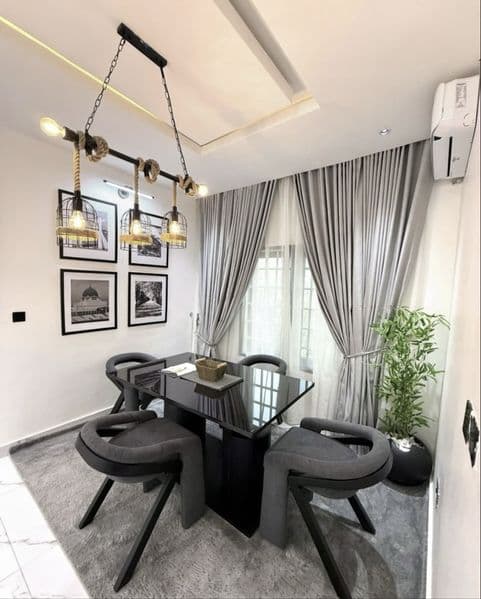 Novzada 2 xonali 5 etajli dom 2 etaj 58 kv<br />
<br />
9731