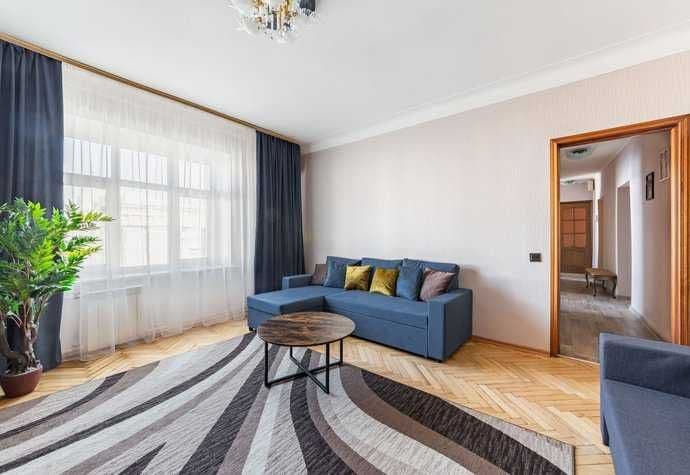 Сдаётся квартира на Метро Айбек‼️<br />
Ориентир - Angel's f