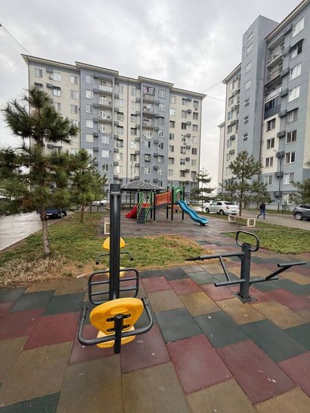 Sergile metroni choshtepa bekati yonida<br />
1/5/9 300$ ham