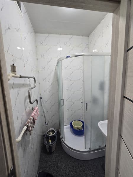 3 xonali kvartira ijaraga beriladi.<br />
Polos gilamlari ya