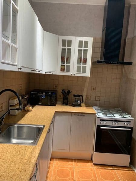 Аренда долгосрочная Чилонзор 1 квартал. <br />
Высокопотолоч — фото 2