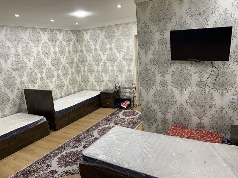 Bolllarga kvartira hostelni katta xonasi 1 ta bola kerak she