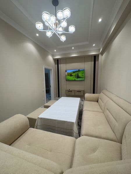 Квартира новая после ремонта, просторная. Высота потолков 3, — фото 2