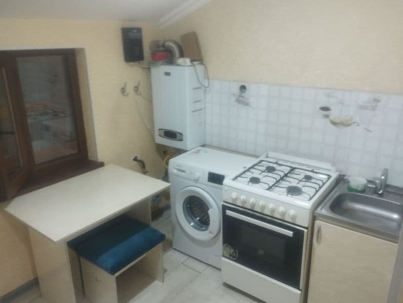 Qorasuv 6<br />
Bozorcha oldida.<br />
1 xona 2 xona qilinga