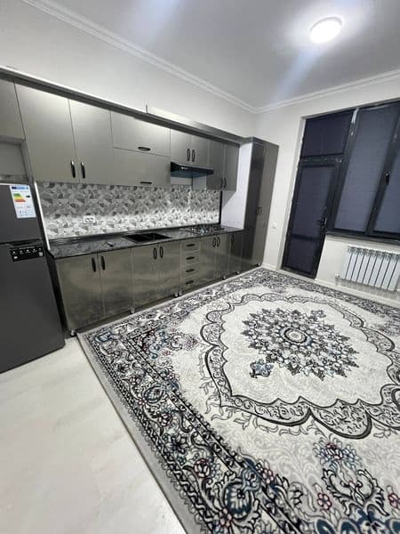 Nurhayotdagi yengi  hali hech kim yashamagan kvartira ijarag