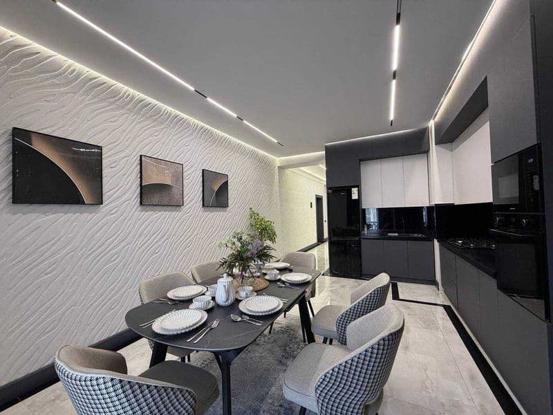 Жилой комплекс: Skyline<br />
Комнат: 3<br />
Этаж: 4<br />
