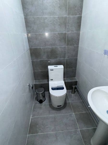 Uchtepa tumani Oʻrikzor bozori yonida yangi qurilgan uy hamm — фото 3