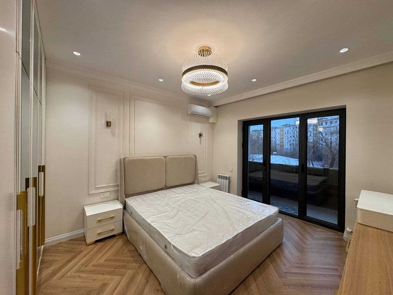 78 м², 4 этаж, кирпичный дом.<br />
По кадастру 2-комнатная, — фото 3