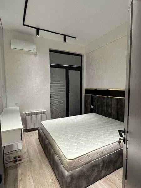 Yakkasaroy tumanida, Oybek metrosi yonida 2 xonali shinam va