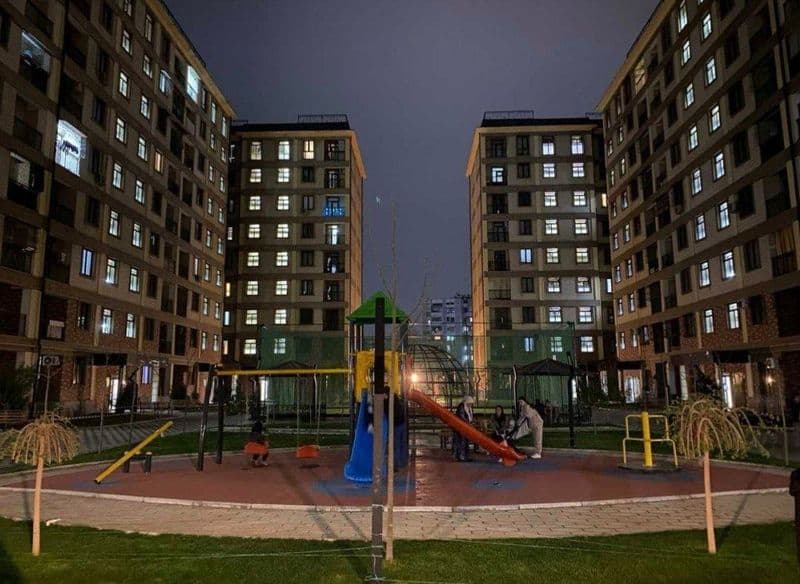 Аренда қорасарой голденхаус новастройка 3 хона 2 этаж 600у, 