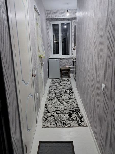 Mirzo ulugbek tumanida 1 honali kvartira bor 24 kv2m oriente