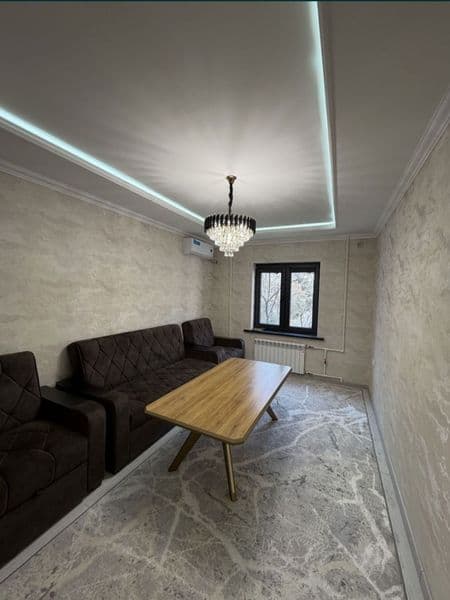 Сдаётся в аренду 2х комнатная квартира переделанная в 3х. Им