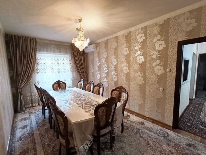 Sergeli 7<br />
4/2/9. <br />
4 hona balkoni bilan 5 hona.<b