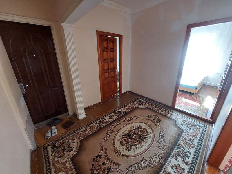 3/5/5 квартира Сдаётся только семьям Мебель есть но немного.