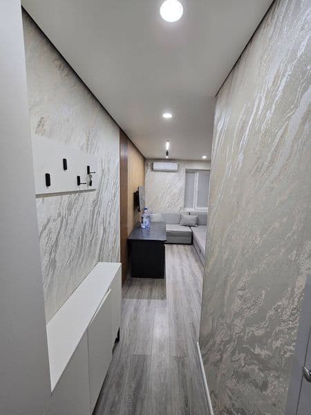 Сдаю квартиру <br />
Жить с хозяином. Сдаю только мальчиком 