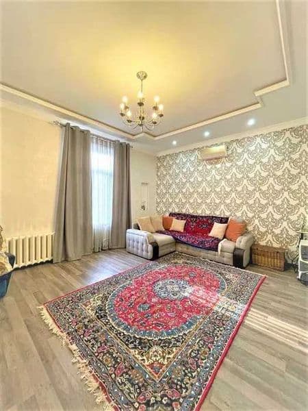 Район: Мирабадский<br />
Адрес: айбек<br />
<br />
Комнат: 3