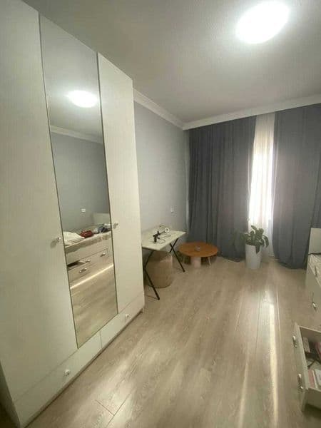 дам Квартиру:<br />
Город - Ташкент<br />
Район - Шайхантаху