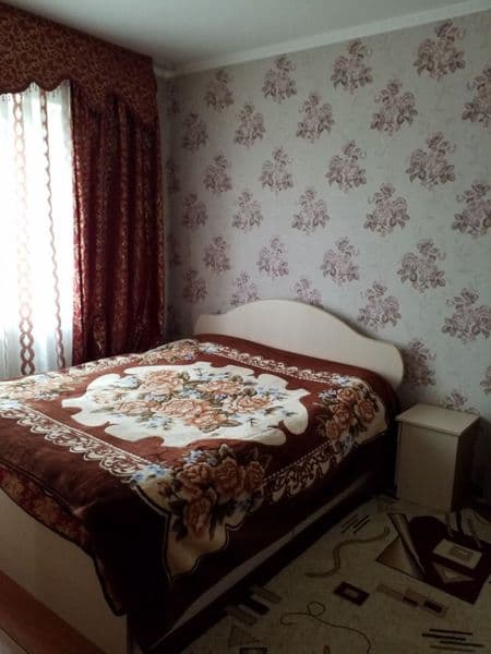 Аренда 3.хонали. чорсу оилага берилади расмдаги уй хамма шар