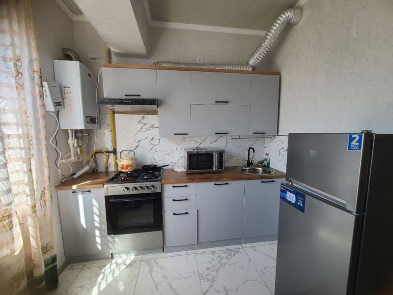 Yunusobod tumani 14-kvartal SAMARA RESTORAN orqasida HI-TECH