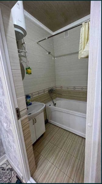 Arenda kvartira beriladi 2 xonali  faqat oilaga oʻz uyidek y