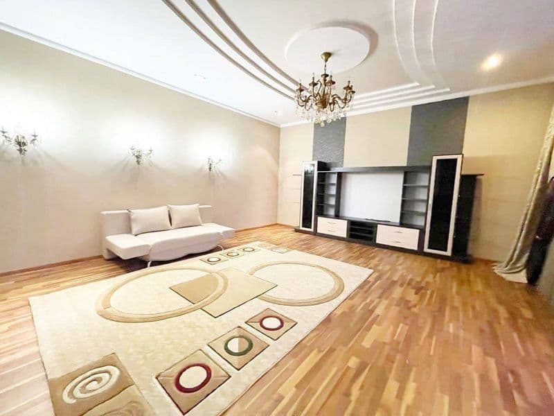 Задается квартира на мирабадском районе улица Чехова <br />
