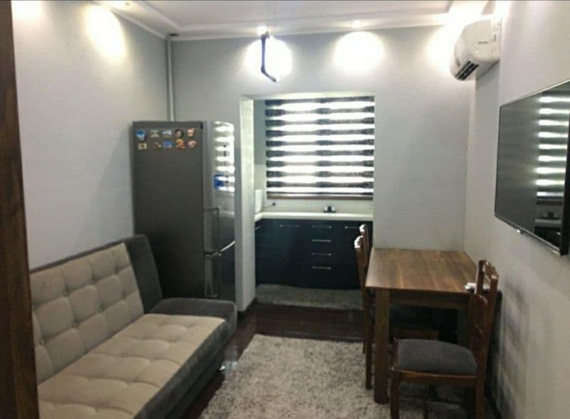 Сдается 1 переделанная в 2х комнатную квартира с отличным ре