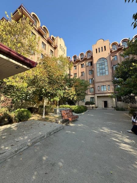 Район: Шайхантахур<br />
<br />
Кўча: Метро Беруний <br />
<