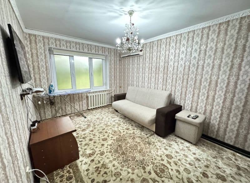 Яланган<br />
На против эко базар<br />
1х2/3/4<br />
400$<b