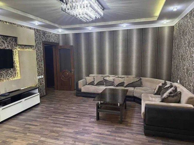 Сдается 3 комнатная квартира 85 кв.м.<br />
Укомплектована м