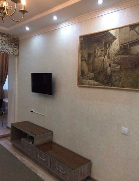 Сдаётся в аренду 2- комнатная квартира укомплектована в цент