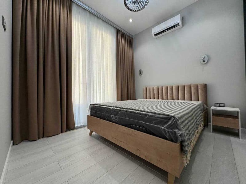 • Район: Мирабад<br />
• Адрес: улица Ислом Каримов<br />
• 