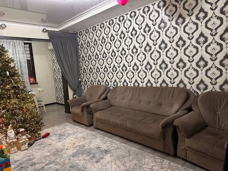 Сдам квартиру возле Республиканского ГАИ.<br />
3- х комнатн