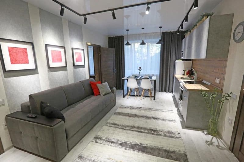 Сдаётся евро 1в2 4/4 с обстановкой за кинотеатром Казахстан.