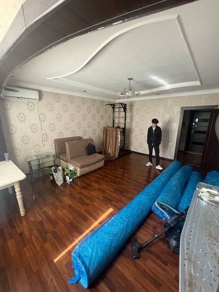 Срочно сдам квартира мавссив куйлюк -4 2/5/9<br />
оделний х