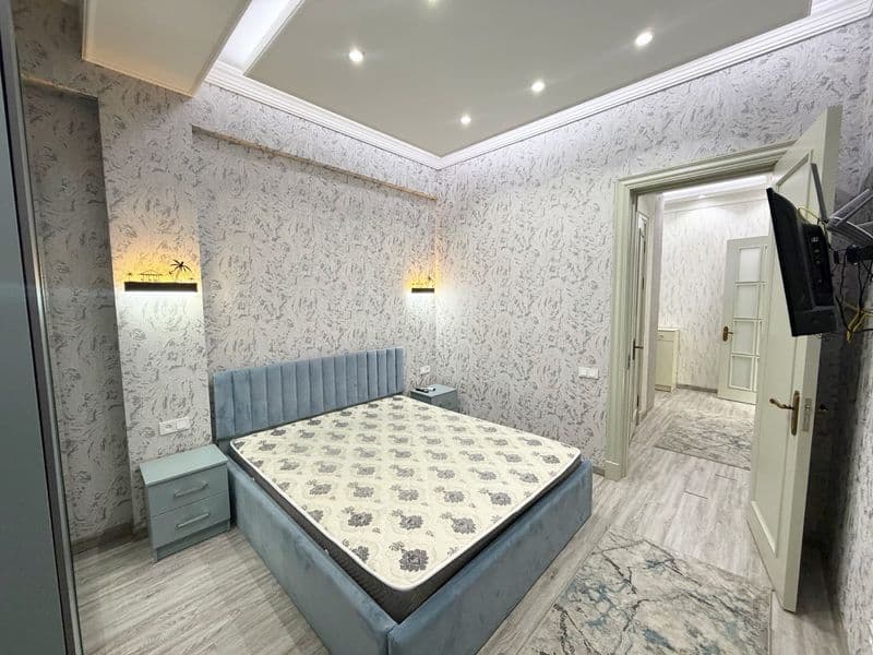 Чистая уютная квартира с евроремонт <br />
<br />
В квартире