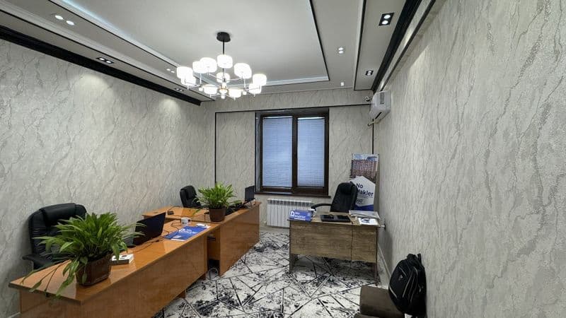 Chilonzor tumani<br />
Gafur-gulom parki yonida <br />
Metro