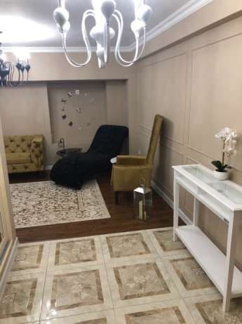 Сдаётся в аренду квартира возле ЦУМа метро Космонавтлар 2.2.